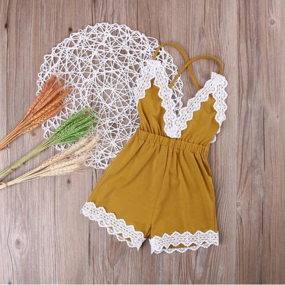 12 months romper with lace - Picture 3 of 3